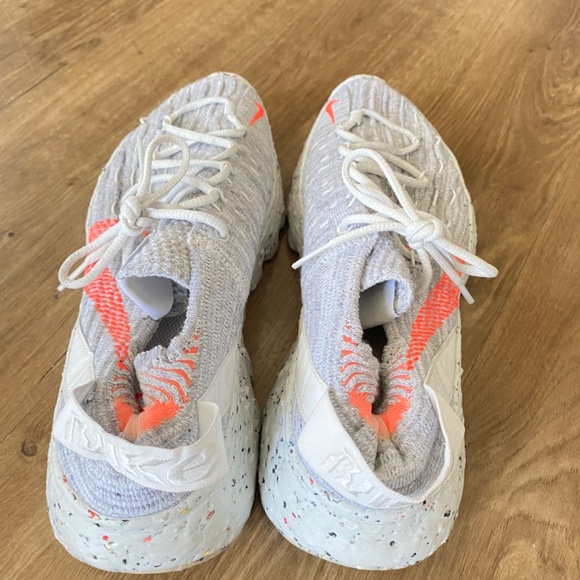 Nike Space Hippie 04 Summit White Hyper Crimson - Picture 4 of 4